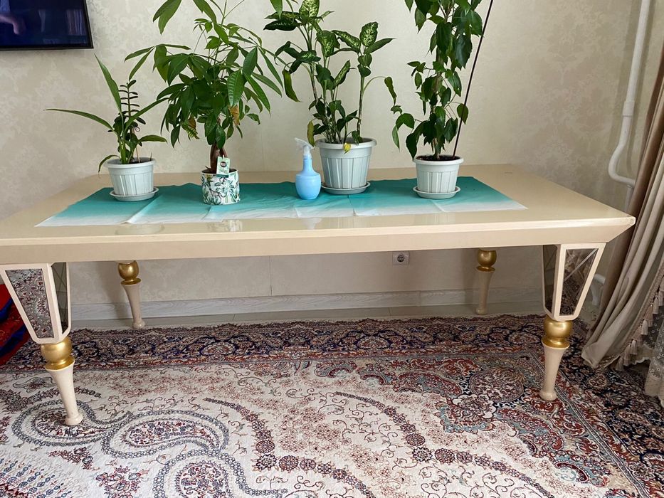 Гостевой стол