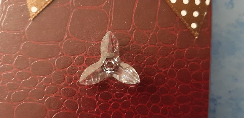 Комплект обеци и висулка с кристали Swarovski