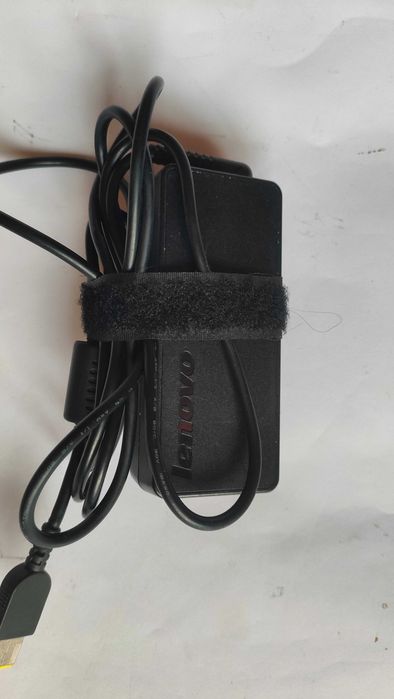 Оригинално зарядно за лаптоп lenovo 65w вата, правоъгълна букса.