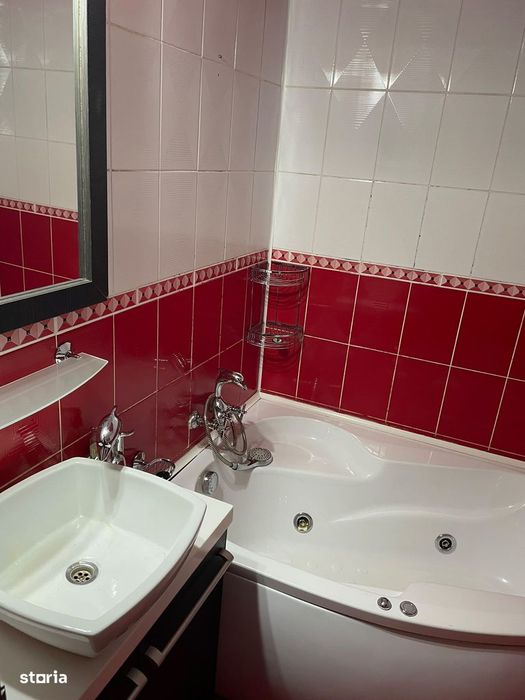 2 camere A uri , et 2 din 4 ,modern