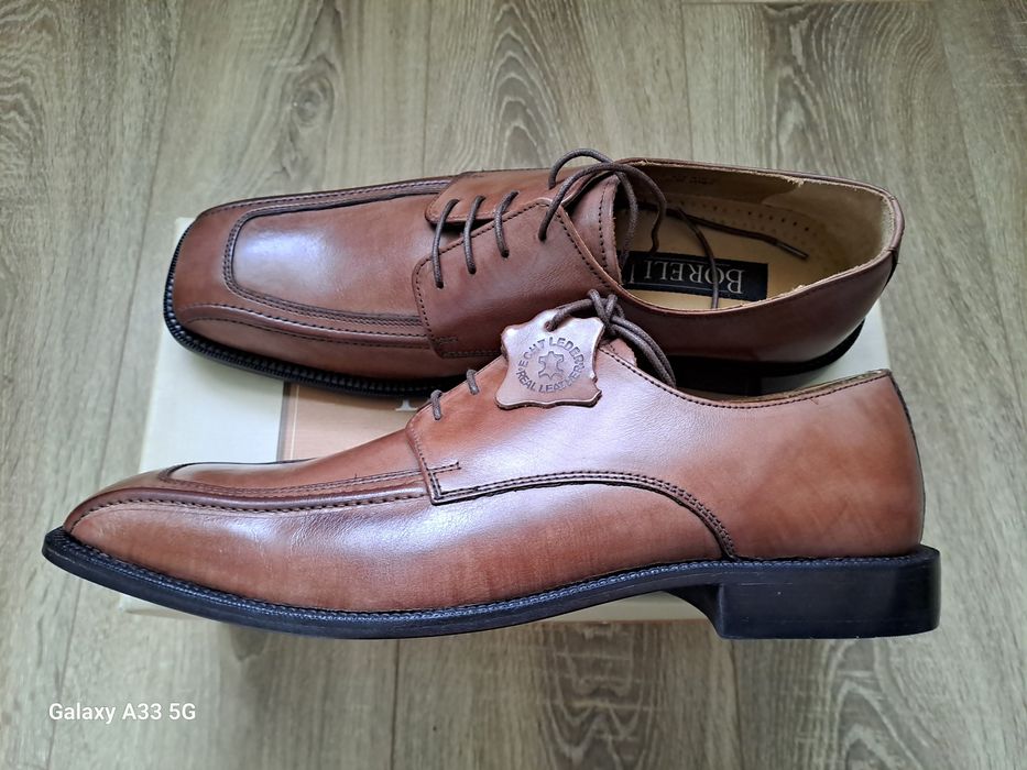 Vand pantofi noi din piele naturală pentru  bărbaţi, brand Borelli.