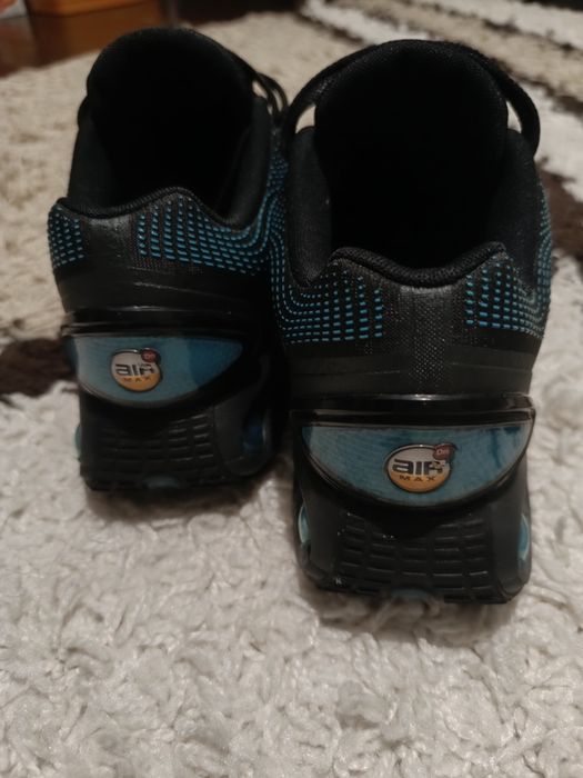 Оригинални мъжки маратонки NIKE Air Max DN ES  44 номер стелка 28 см.