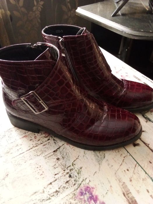 Продам женские полусапожки на весну-осень