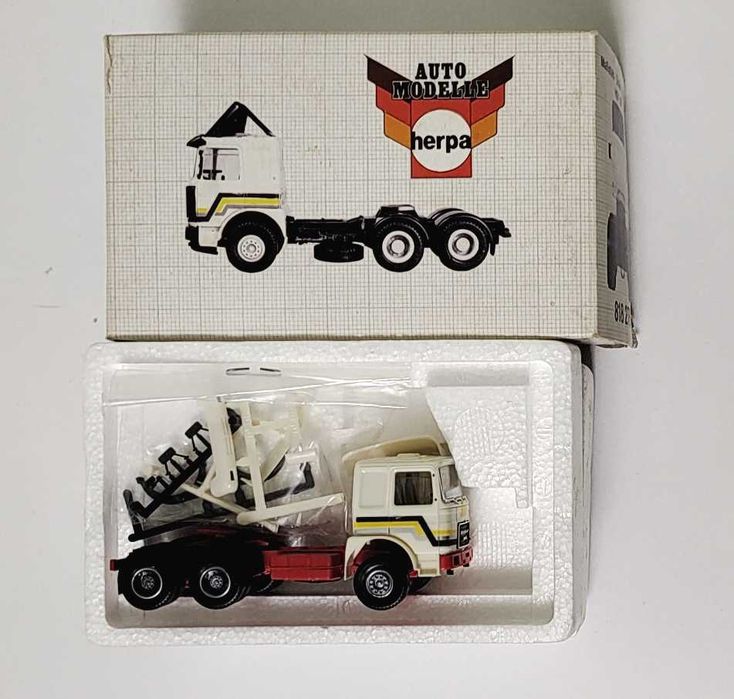 macheta camion cap tractor Roman Diesel Herpa scara 1:87 diorama H0