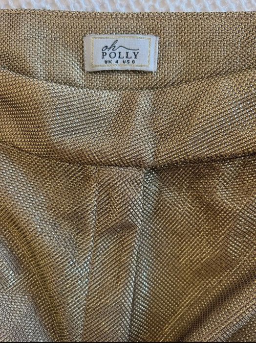 Златист панталон със широки крачоли