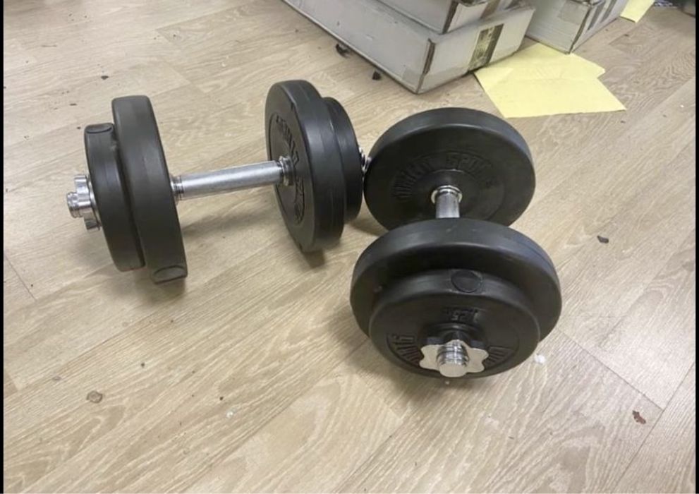 Gantere reglabile noi de 10 kg buc-10+10=20 kg Pret promo 200 ron setu