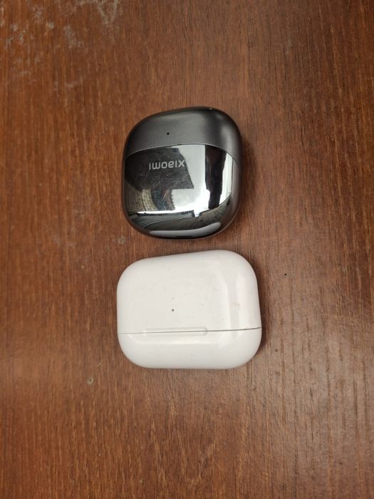 Наушники от Apple,Xiaomi