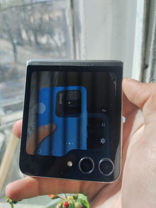 продам z flip 5 256 Гб