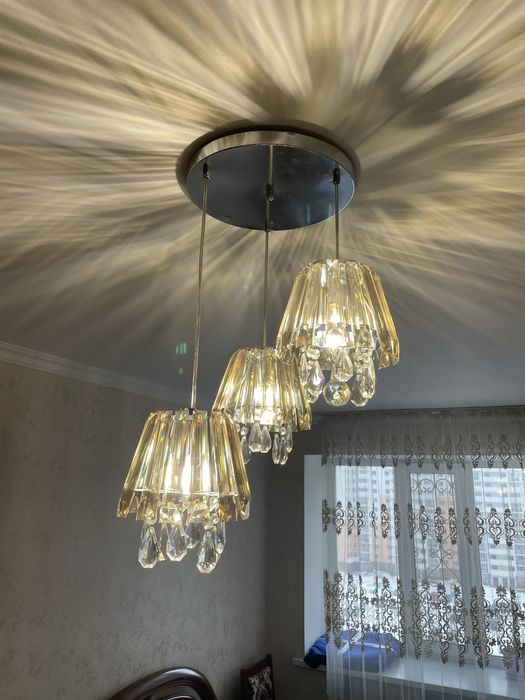 Люстра в хорошем состоянии