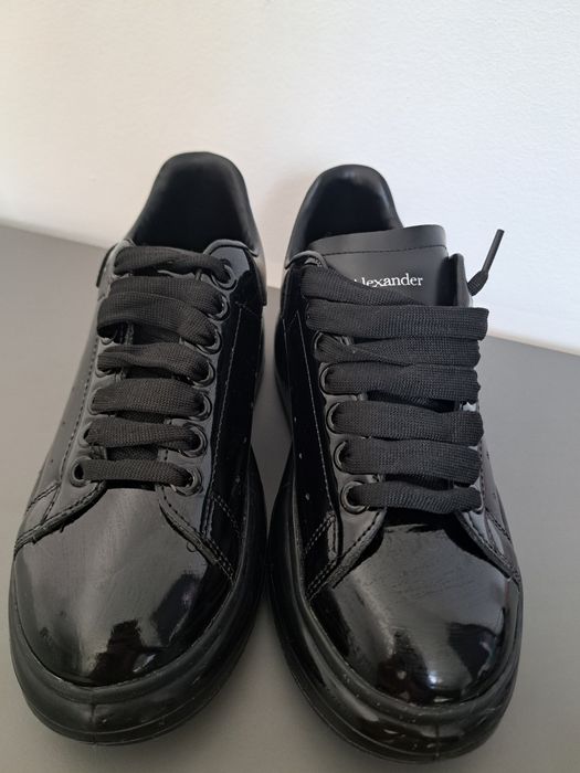 Adidași negri lucioși