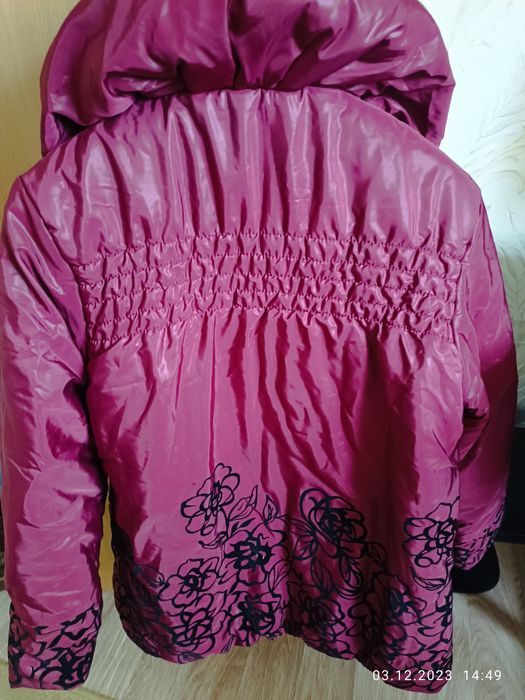Продам женскую куртку