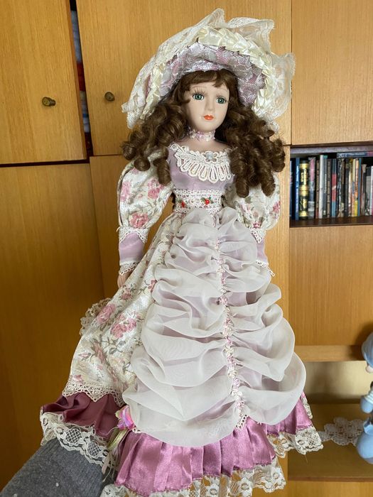 Порцеланова кукла -френска