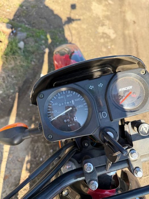 Продам мотоцикл эндуро 150см3