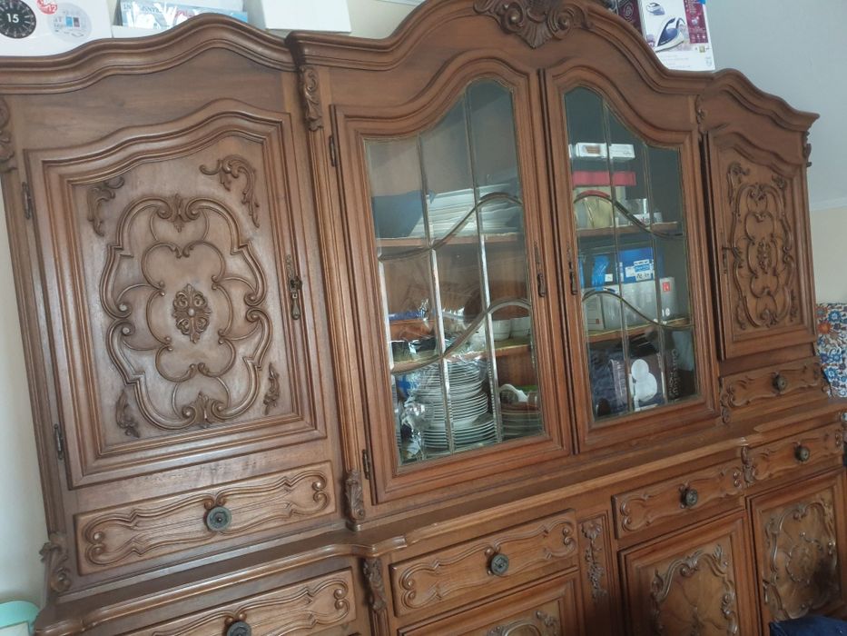 Mobila vitrina sculptata lemn