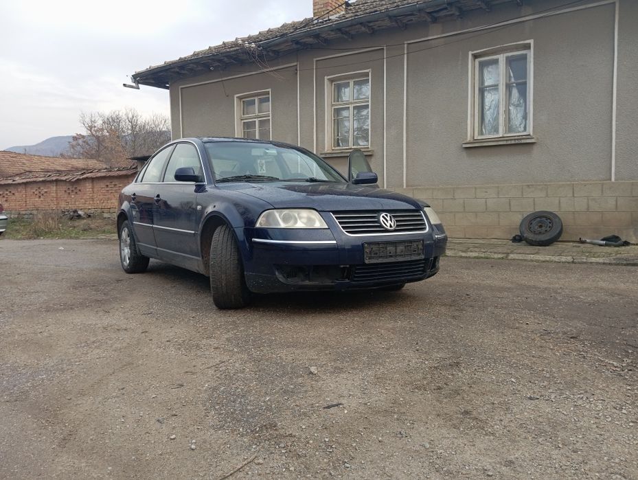 Продавам пасат Б 5.5 2.5 180 На части