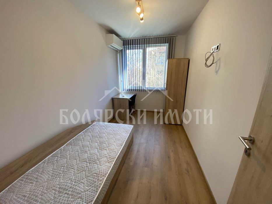 Дава се под наем Четиристаен апартамент в Велико Търново, Център - 100 кв.м за 448.8 € - Снимка #8