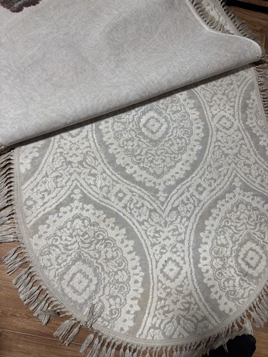 Продам два коврика