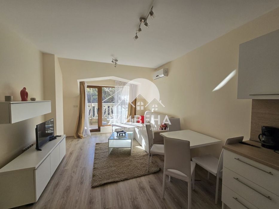 Продава се Двустаен апартамент в Варна, Аспарухово - 130 кв.м за 1193 €/кв.м - Снимка #2