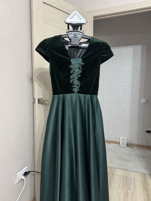 Вечерние платья