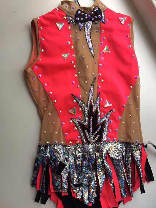 Продам гимнастический купальник