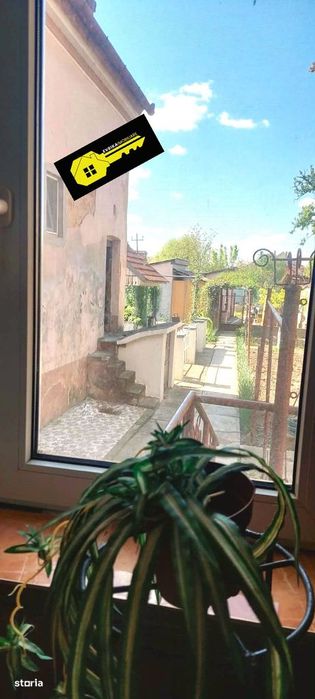 Casa solida, evreiasca , Sacuieni, gradina mare