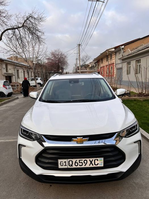 Tracker sotiladi 2023 yil