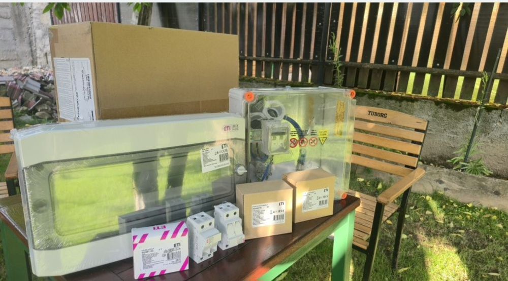 Kit fotovoltaic Huawei 6 kW - invertor hibrid + tablouri + protectii ETI - NOU