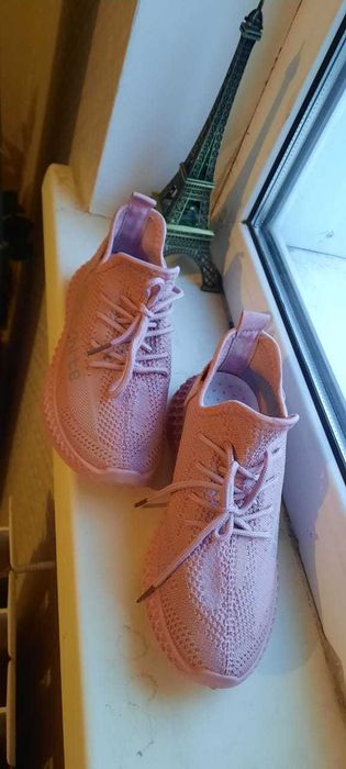 Женские кроссовки 6500