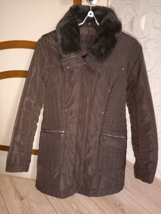 Продам женскую куртку