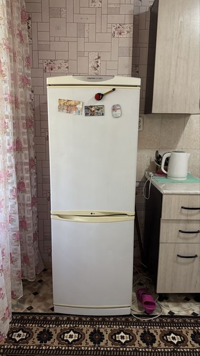 Продам холодильник в карабулаке