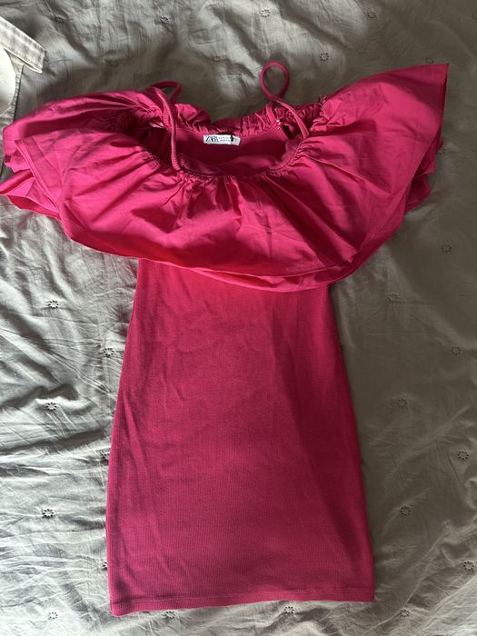 Рокля Zara; цена 10€