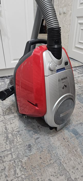 Пылесос Bosch BGS5335/02 на запчасть