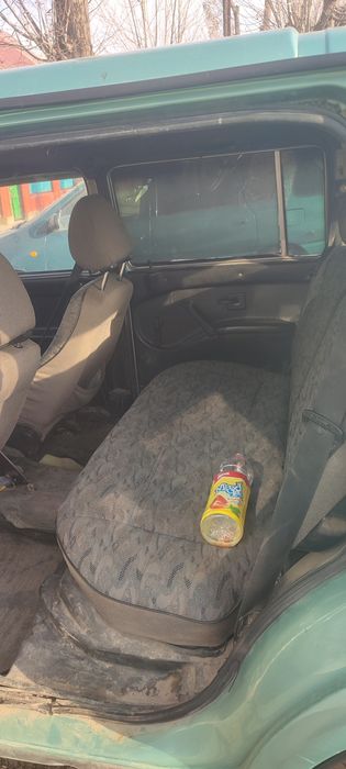 Нива.   5    есікті