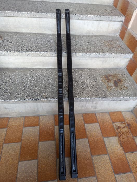 Греди за багажник Thule 108 см. с капачки.