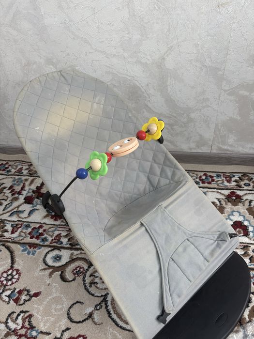 Продам коляску за 25000+ коврик и качалка