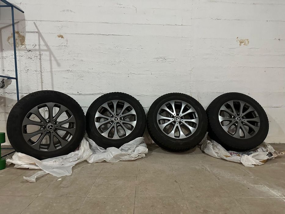 Vand urgent Jante cu anvelope de iarna R18 si stop sp .dr.pt.glc coupe