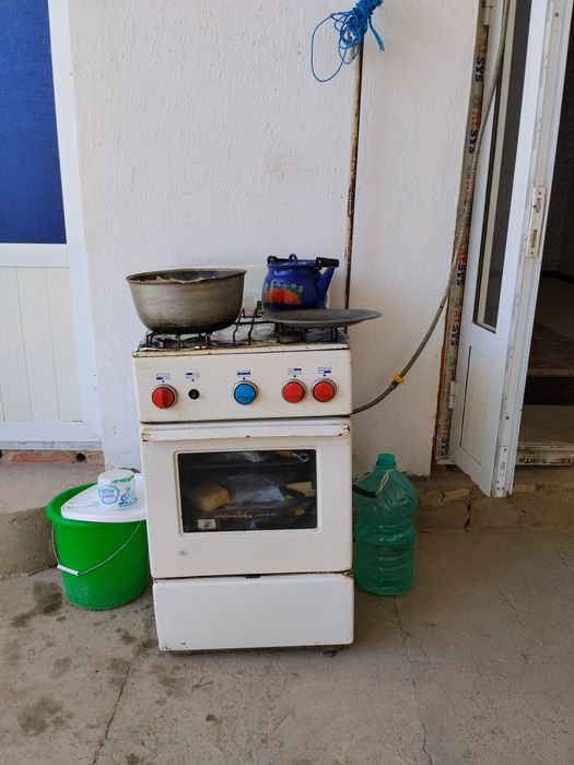 Gaz plita sotiladi
