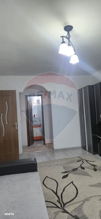 Apartament cu 3 camere de vânzare în zona Sud-Est