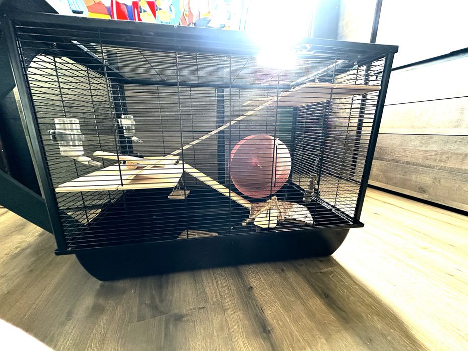 Голяма клетка за хамстер/гризач с аксесоари.