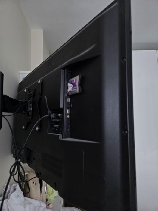 Смарт телевизор JVC 47"