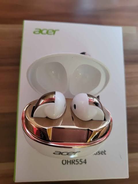 Продам наушники Acer