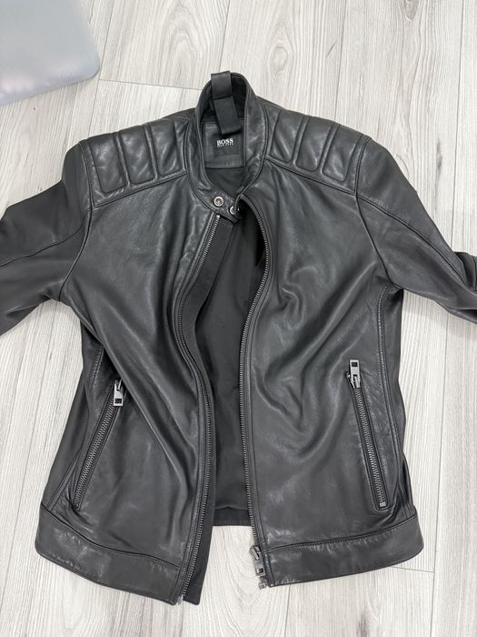 OFERTA//OFERTA vand  geaca hugo boss