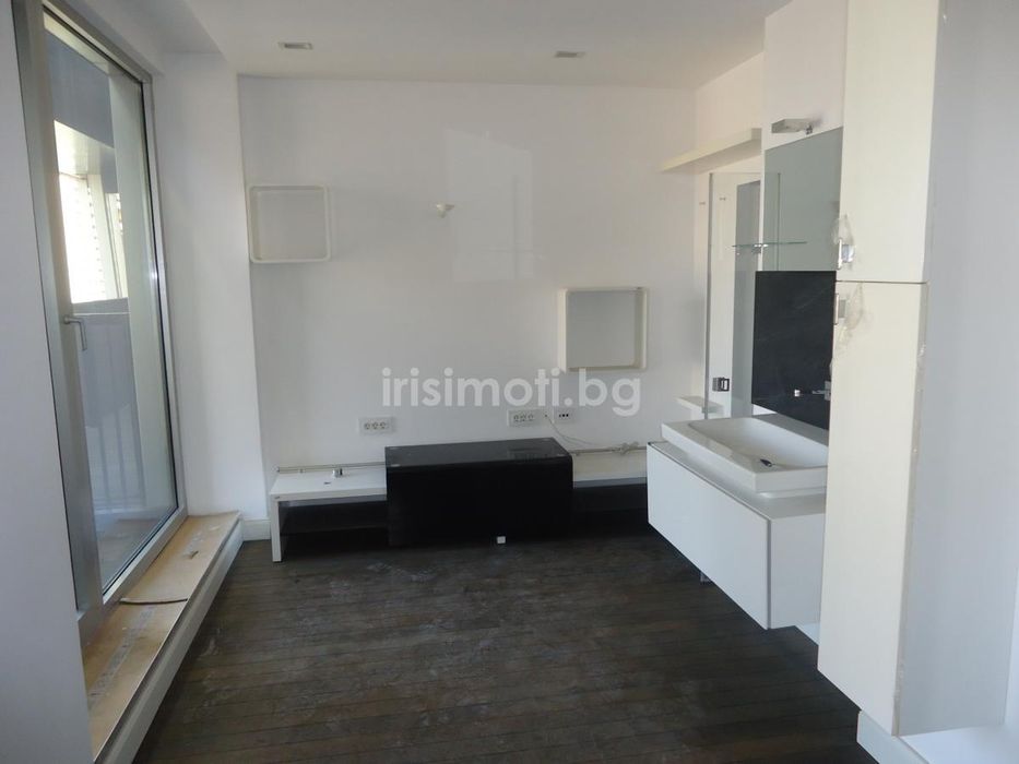 Продава се Двустаен апартамент в София, Изток - 70 кв.м за 2058 €/кв.м - Снимка #9