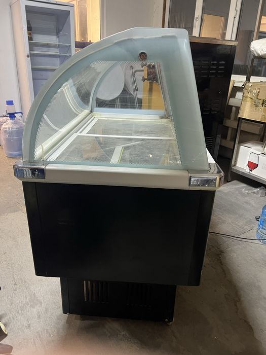 Ветринный холодильник