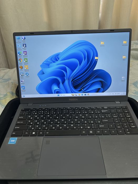 Ноутбук еще на гарантии,