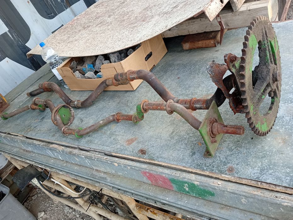 Ax caii John Deere 1085