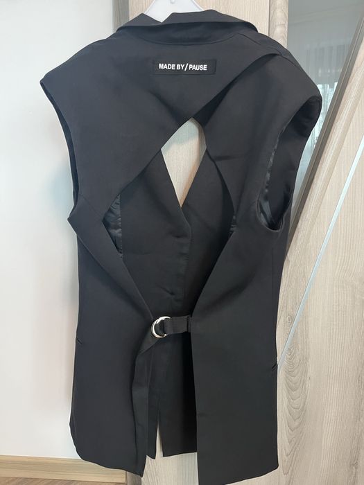 Елеци и сако на Pause jeans.