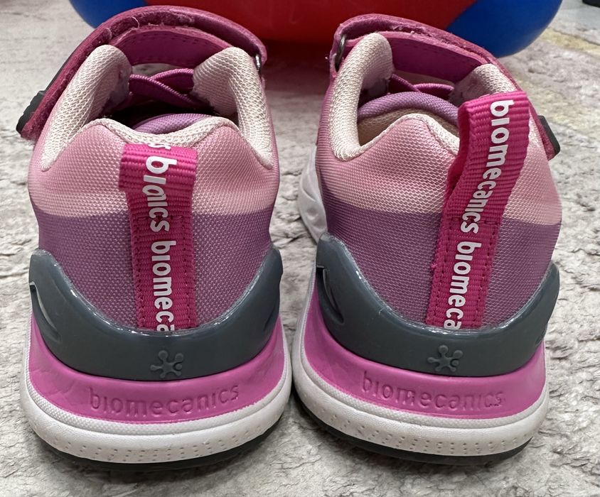 Кроссовки Biomecanics