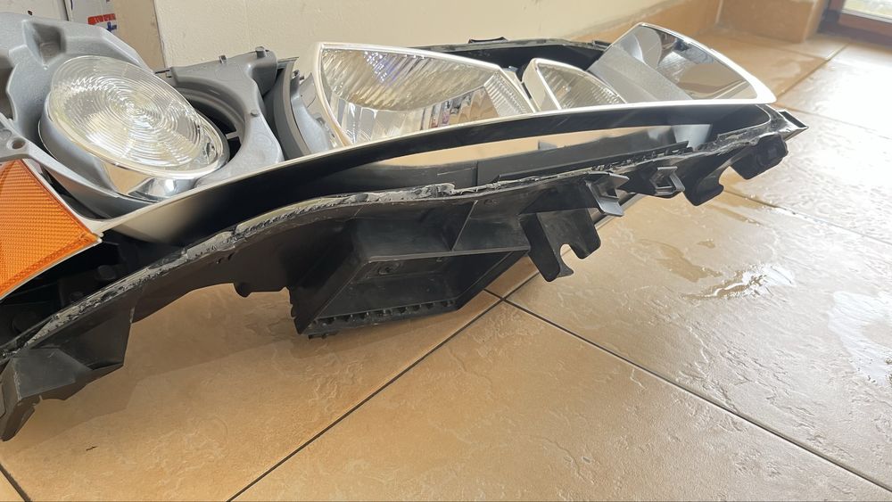 Десен фар( фейслифт) за Volvo xc70 , s60 , v70