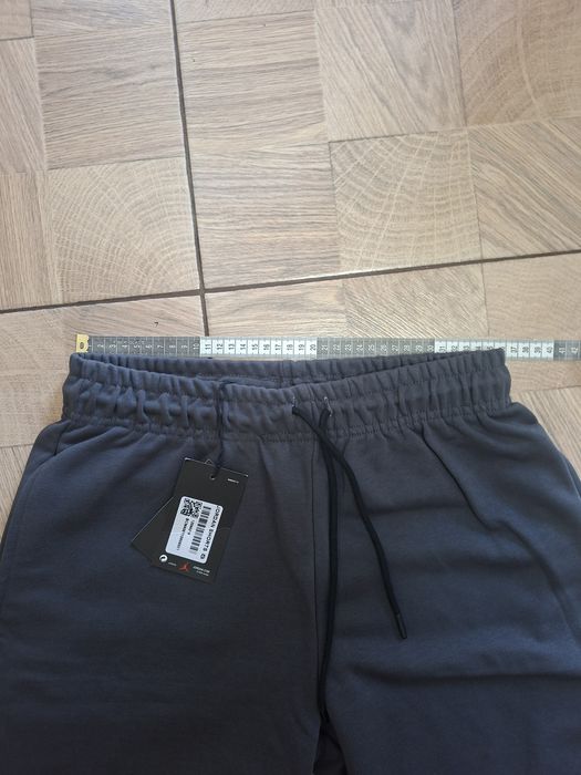 Pantaloni scurți Jordan pentru bărbați ,nou cu etichetă,de culoare gri